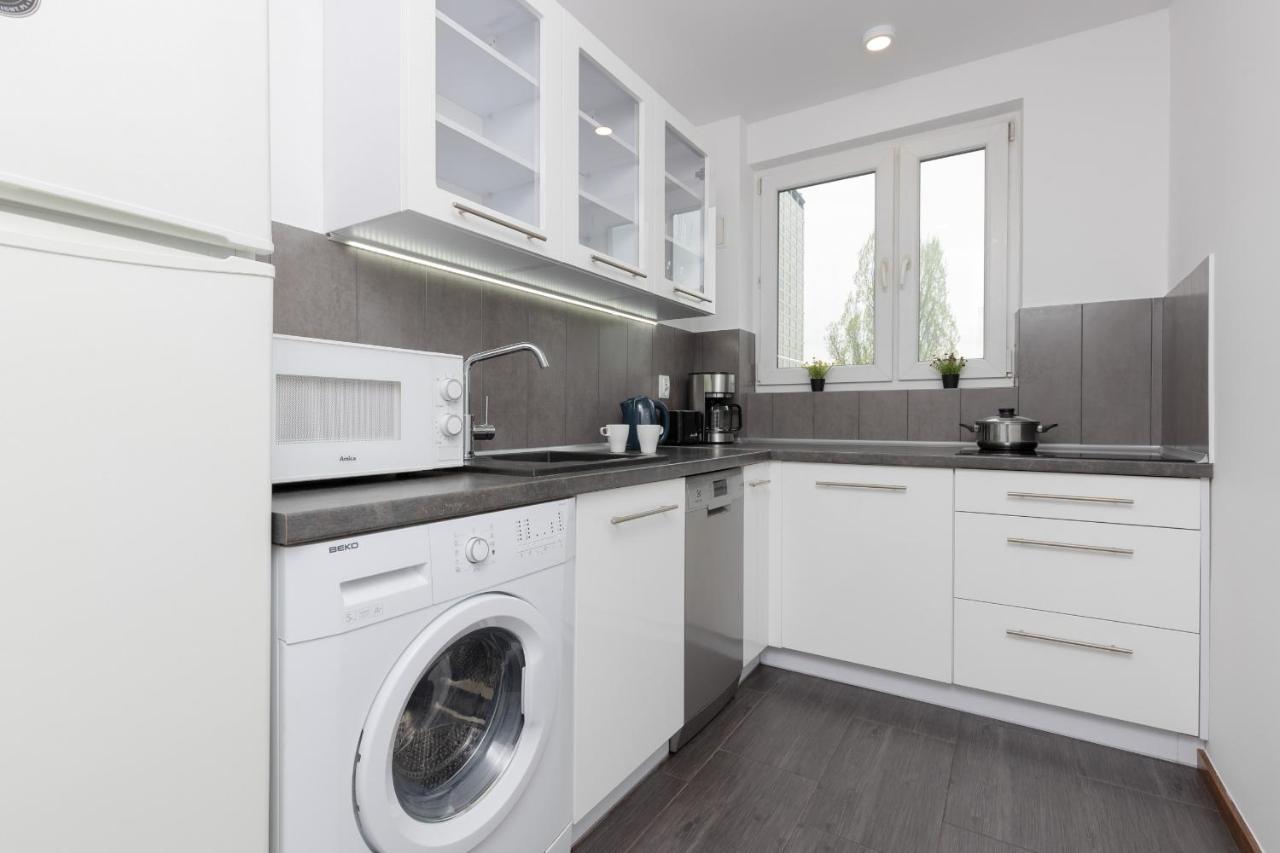 Old Town Spacious Apartment Bonifraterska By Renters Warsawa Bagian luar foto